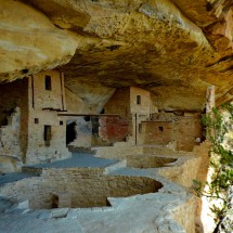 800 years old Balcony House with two kivas - round chambers used for religious, social and utilitarian purposes